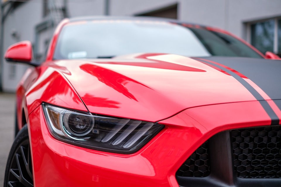 red mustang v8